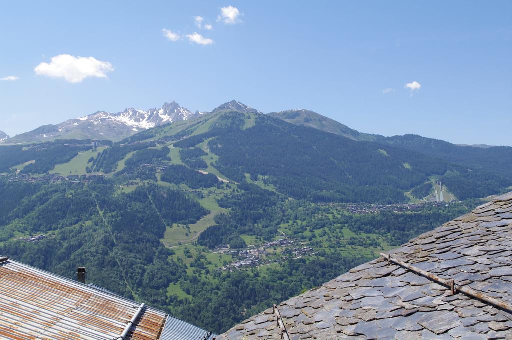Appartement Dans Chalet De Montagne Bozel الغرفة الصورة