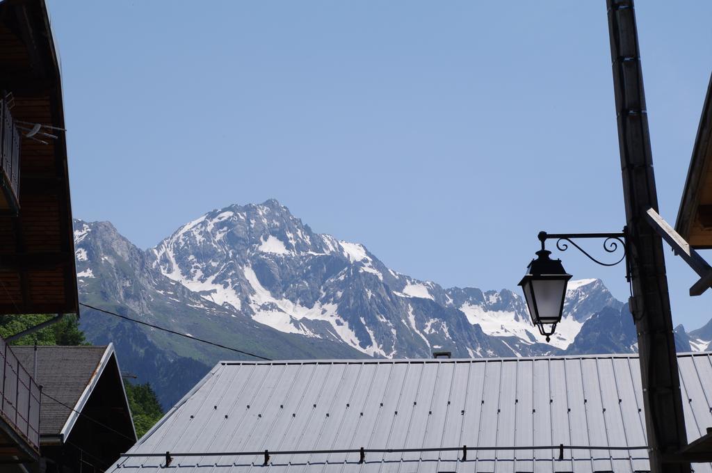 Appartement Dans Chalet De Montagne Bozel الغرفة الصورة