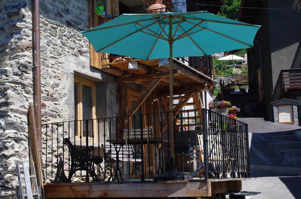 Appartement Dans Chalet De Montagne Bozel الغرفة الصورة